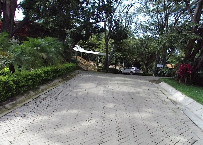 Ringle Hotel Guachipelin